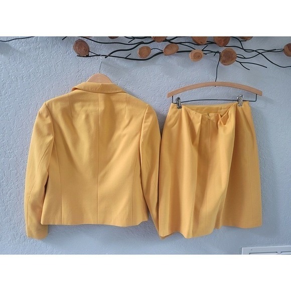 Vintage Reine Schurwolle Women's Yellow Skirt Suit - Picture 3 of 10